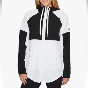 ADIDAS Sport 2 Street Hooded Windbreaker Jacket Womens medium